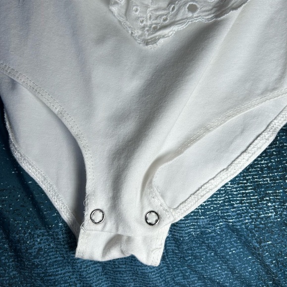 White Eyelet Ruffle Kids One Piece 3/6months infant (c) - Picture 7 of 7